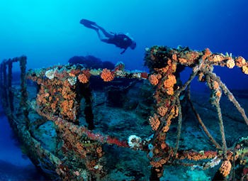 Wreck-of-the-RMS-Rhone.jpg